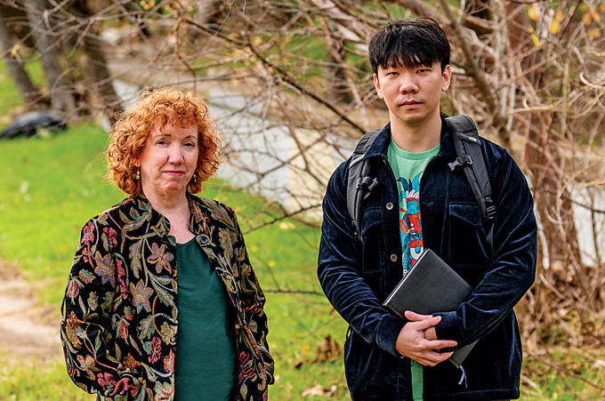 Professor Barbara Minsker and PhD student Zheng Li (pictured) work with fellow 色花堂_色花堂 98堂 researchers to pinpoint neighborhood infrastructure deserts.