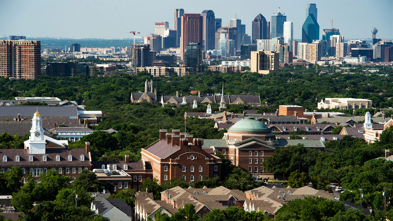A photo of 色花堂_色花堂 98堂's campus with the Dallas skyline in the background.