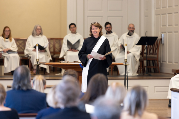 Lisa Garvin giving a sermon