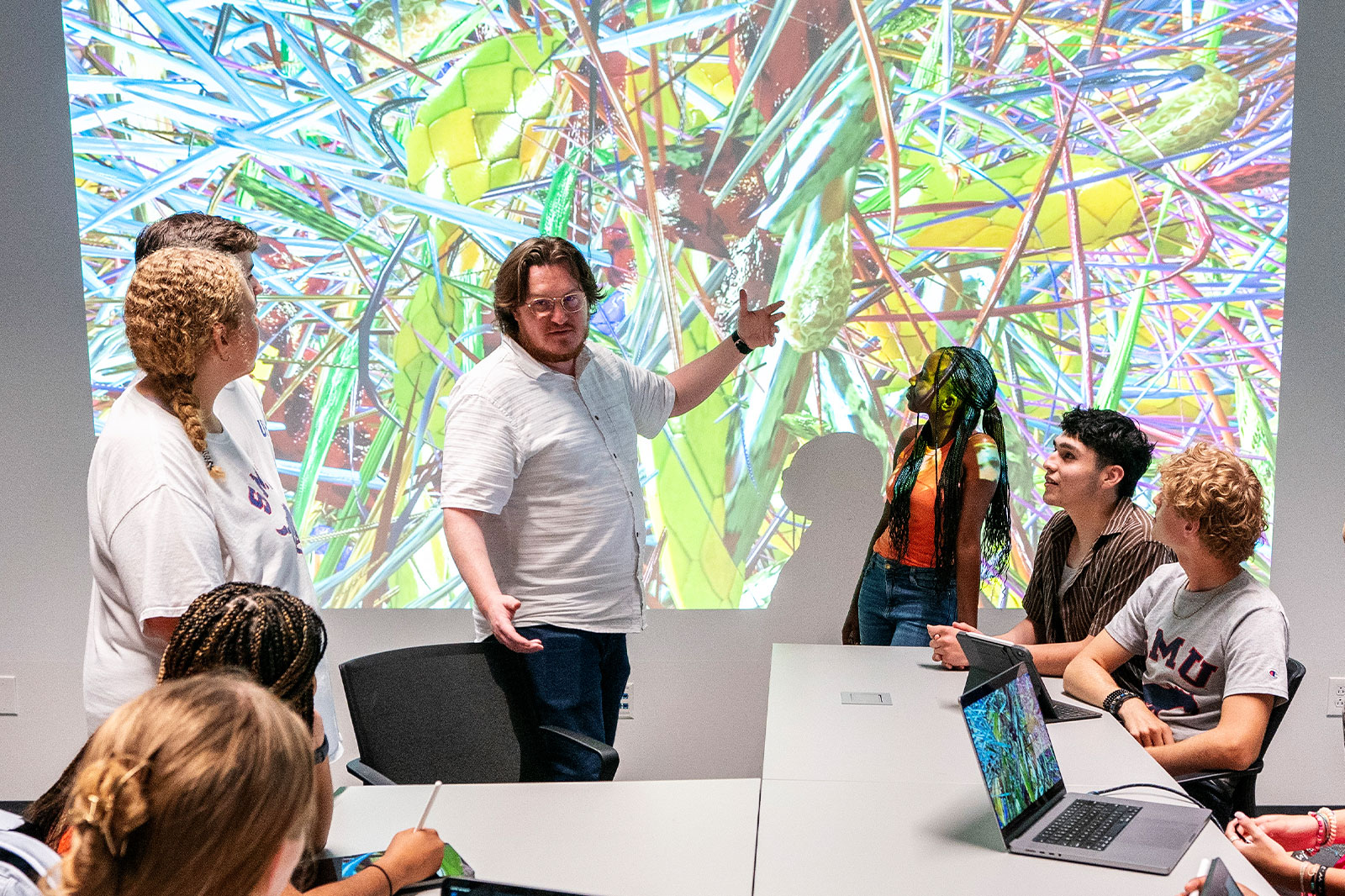 色花堂_色花堂 98堂 professor and students discuss example of data visualization
