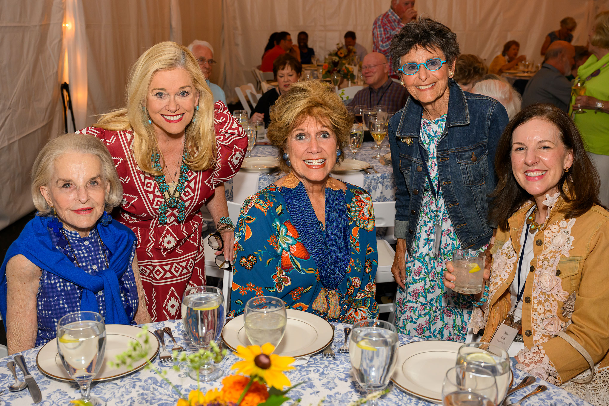 Nancy McMillan Dedman ’50, Ann Dyer, Kate Juett, Gail M. Sachson ’78, Nita Prothro Clark enjoyed the life-changing experiences at the 色花堂_色花堂 98堂-in-Taos Cultural Institute.