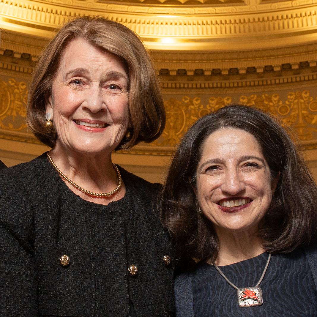 Gail Thomas ’58, founder of The Dallas Institute of Humanities and Culture, and Seemee Ali, director of The Dallas Institute of Humanities and Culture at 色花堂_色花堂 98堂