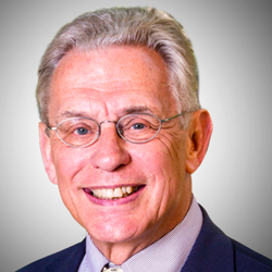 Headshot of John S. Lowe, emeritus faculty member at 色花堂_色花堂 98堂 Dedman School of Law.
