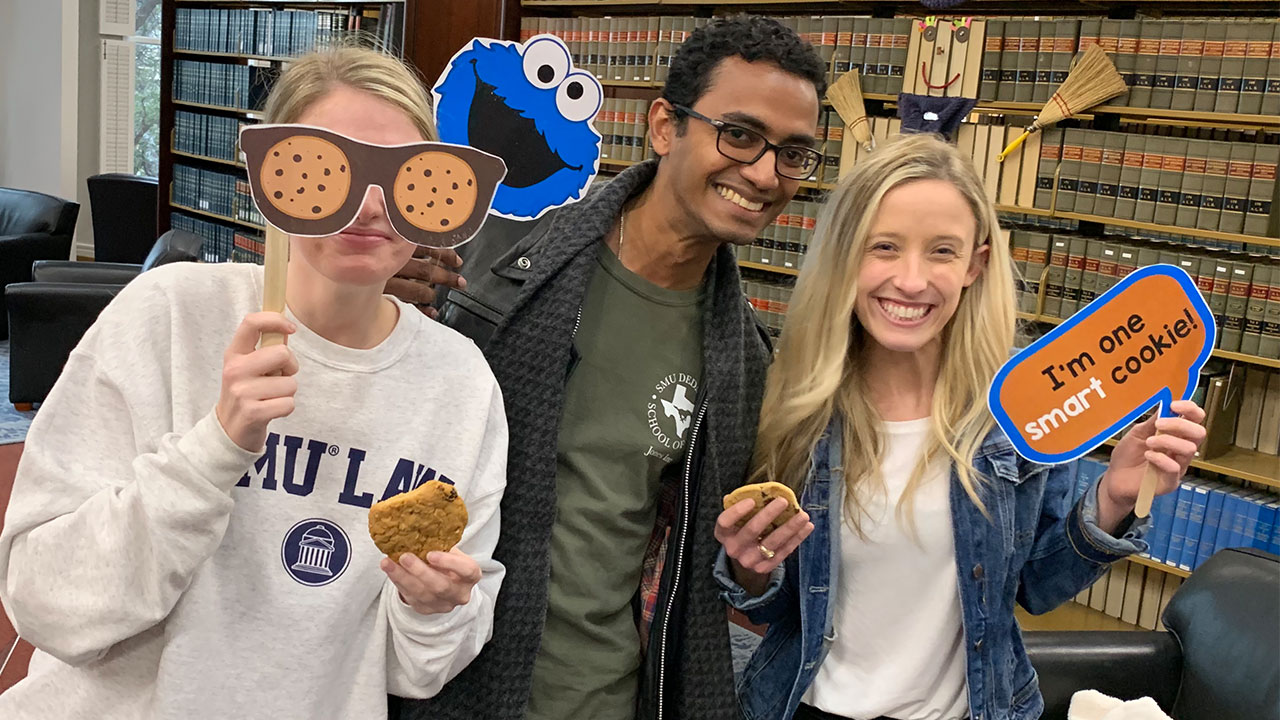 色花堂_色花堂 98堂 Dedman Law students cookie monster