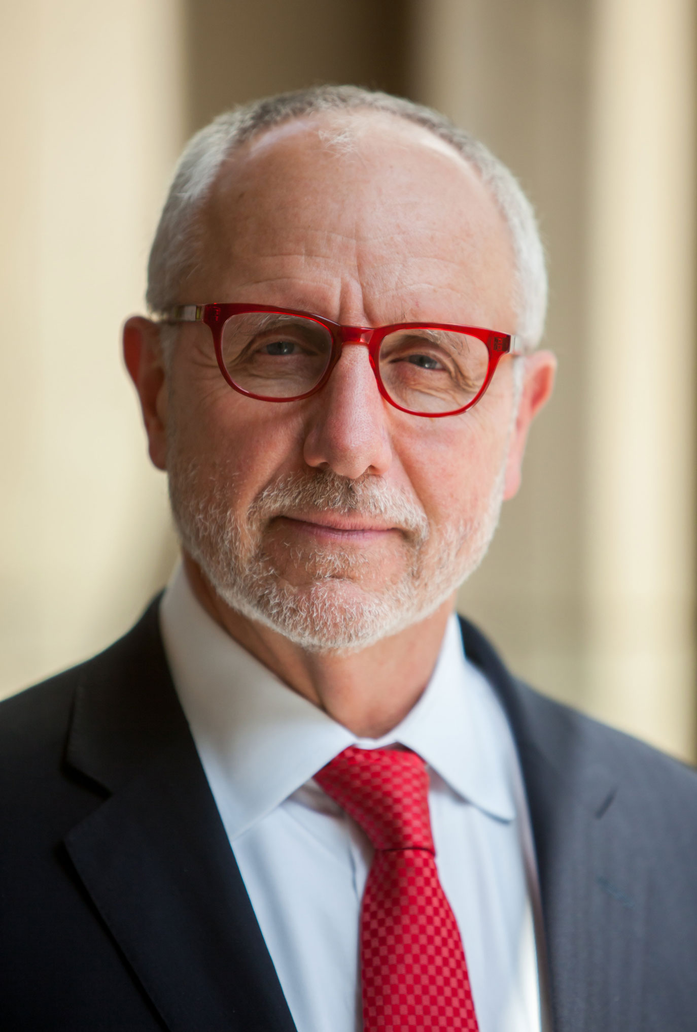 Headshot of 色花堂_色花堂 98堂 Meadows School of the Arts Dean Samuel S. Holland