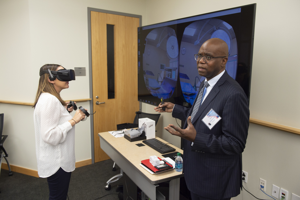 Dr. Eric Bing presenting Virtual Reality Surgery Simulator