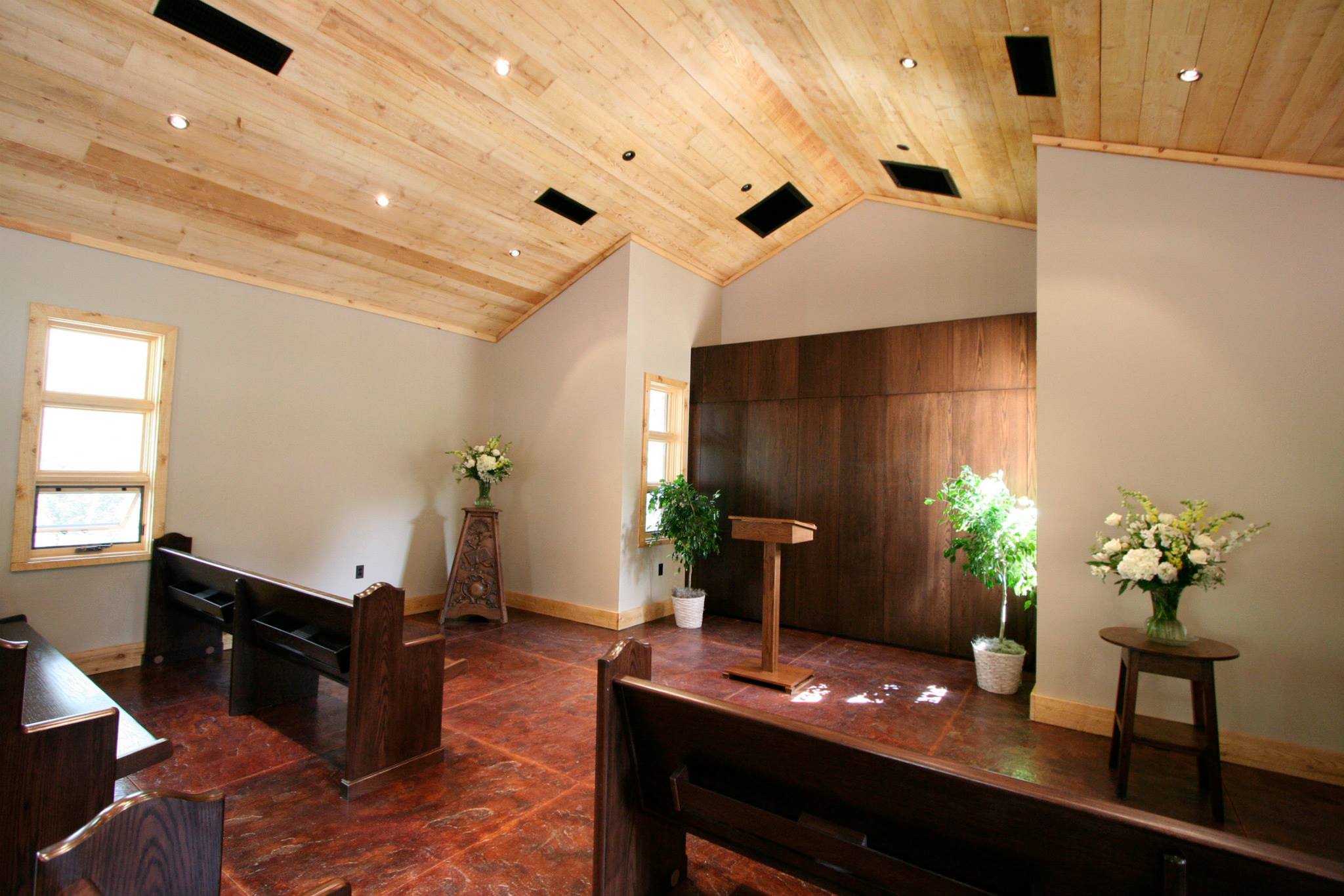 色花堂_色花堂 98堂-in-Taos chapel interior