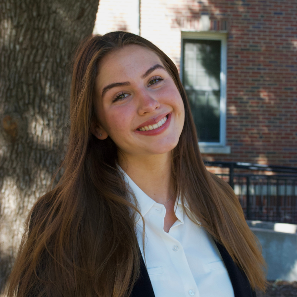 Isabella S headshot